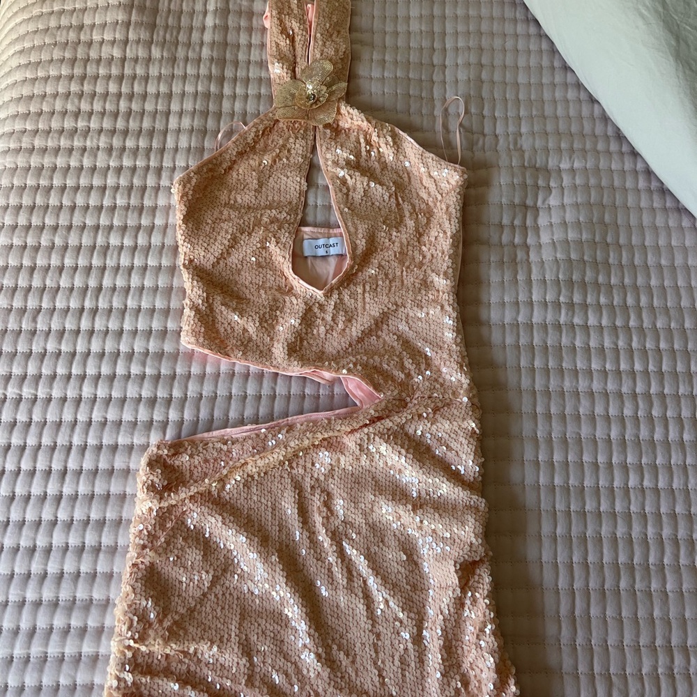 BNew Outcast Peach Sequin Halter Dress